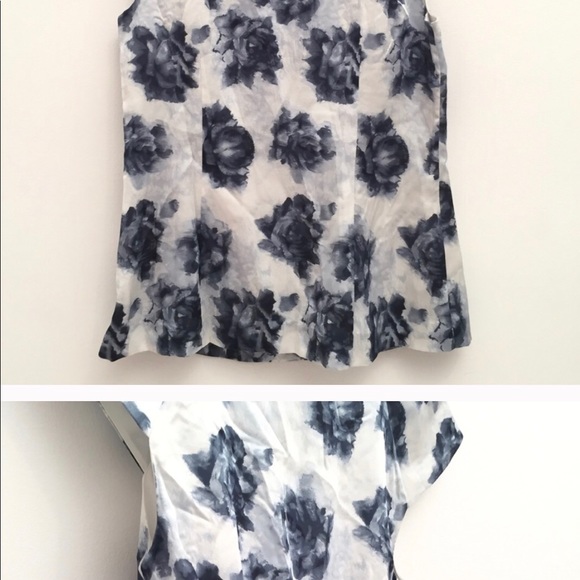 Adorable cap sleeve blouse - Picture 6 of 8